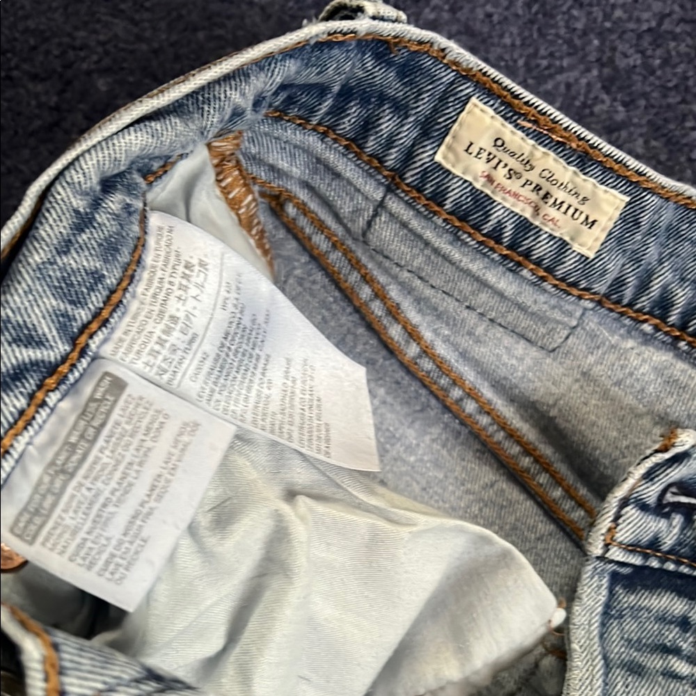 Levi's Ribcage Jeans - Picture 6 of 9